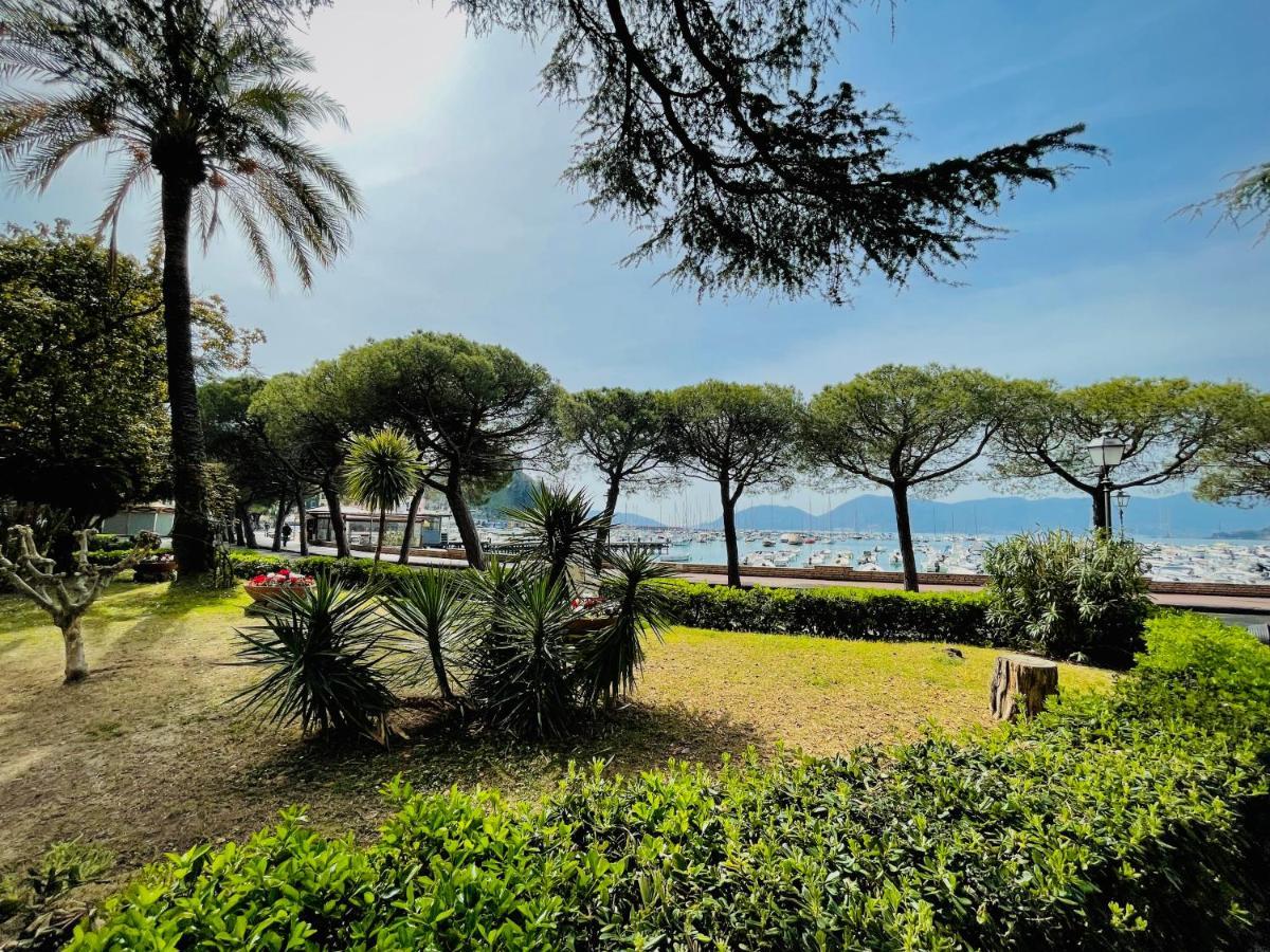 L'Angolo Dei Poeti Lerici Luaran gambar