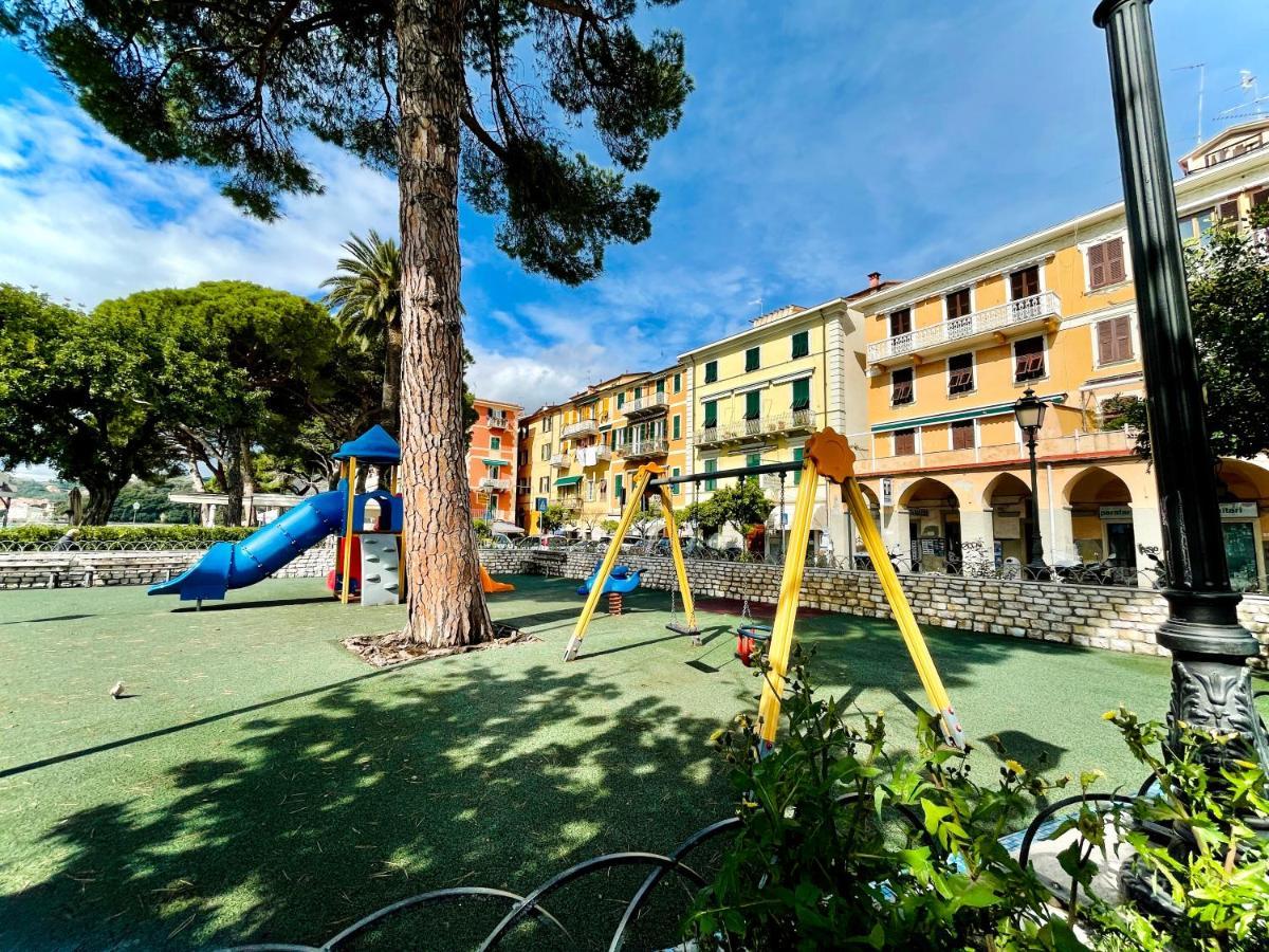 L'Angolo Dei Poeti Lerici Luaran gambar